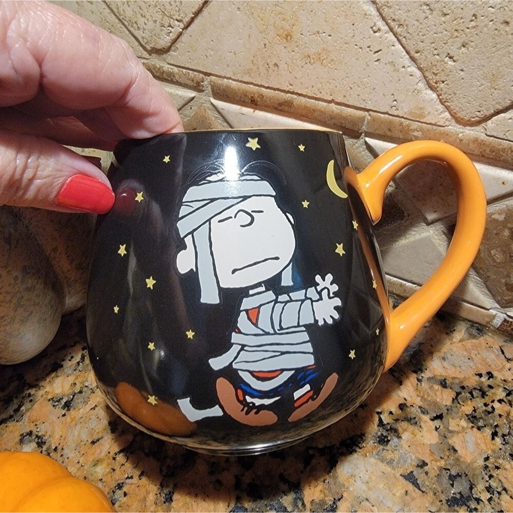 Peanuts Halloween 2021 Coffee Mug Charlie Brown Costume  black orange cup * - Picture 7 of 7